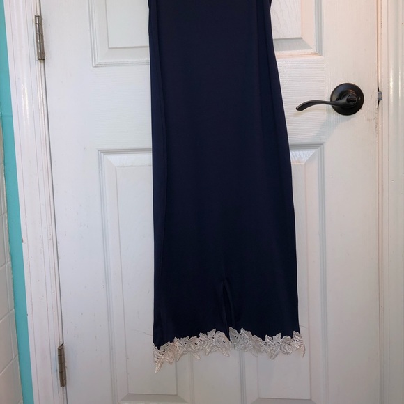 evening gown - Picture 2 of 5